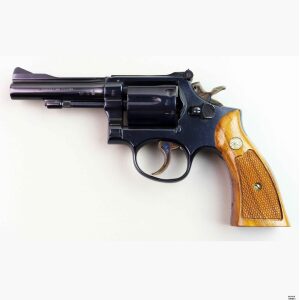 REVOLVER SMITH & WESSON MOD. 15-3 CAL. 38 Sp. MATR. 8K22647