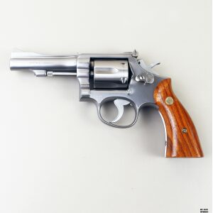REVOLVER SMITH & WESSON MOD. 67 CAL. 38 SP. MATR. 3K19235
