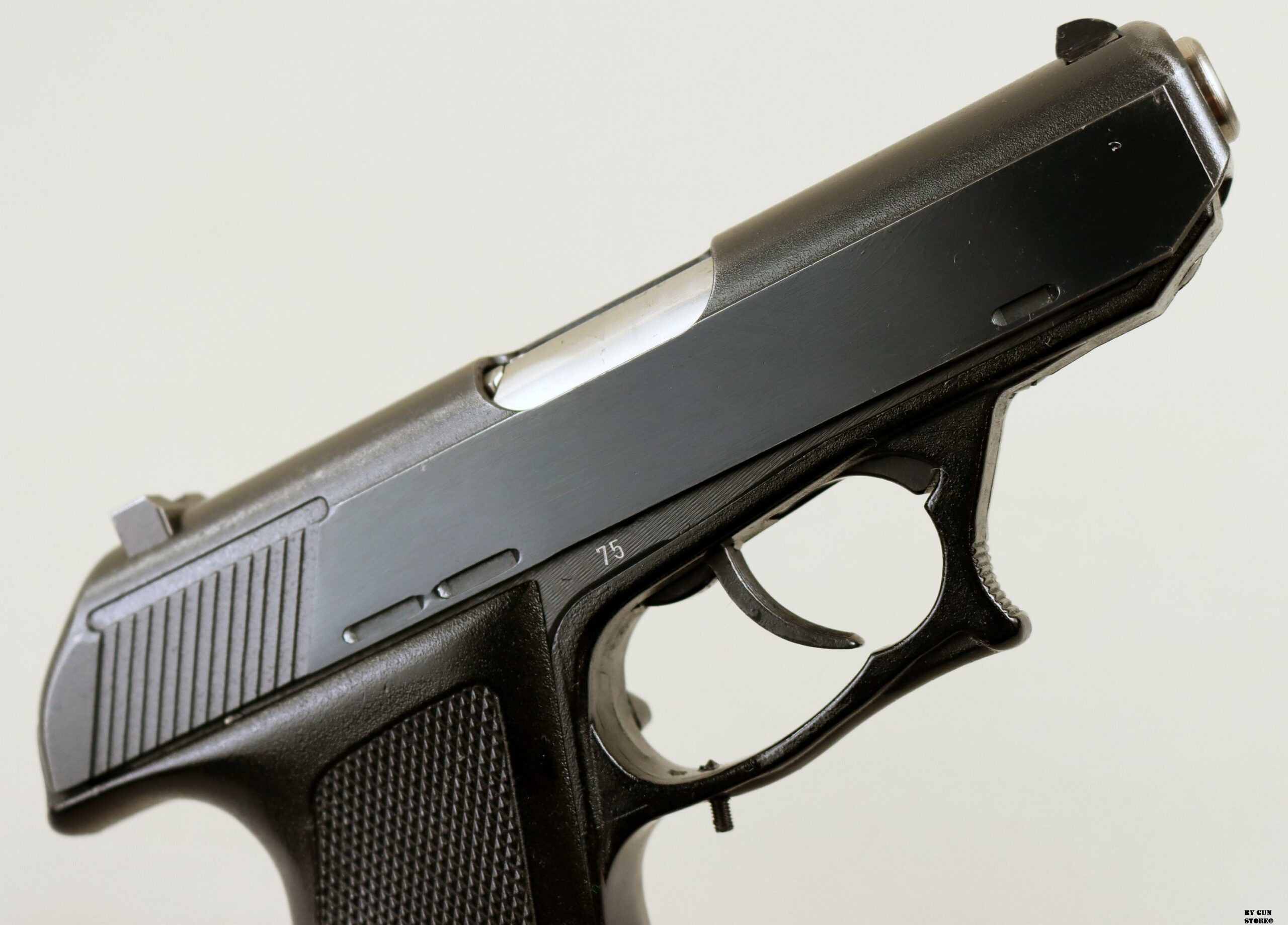 H&K 108233 GIU25 (7)