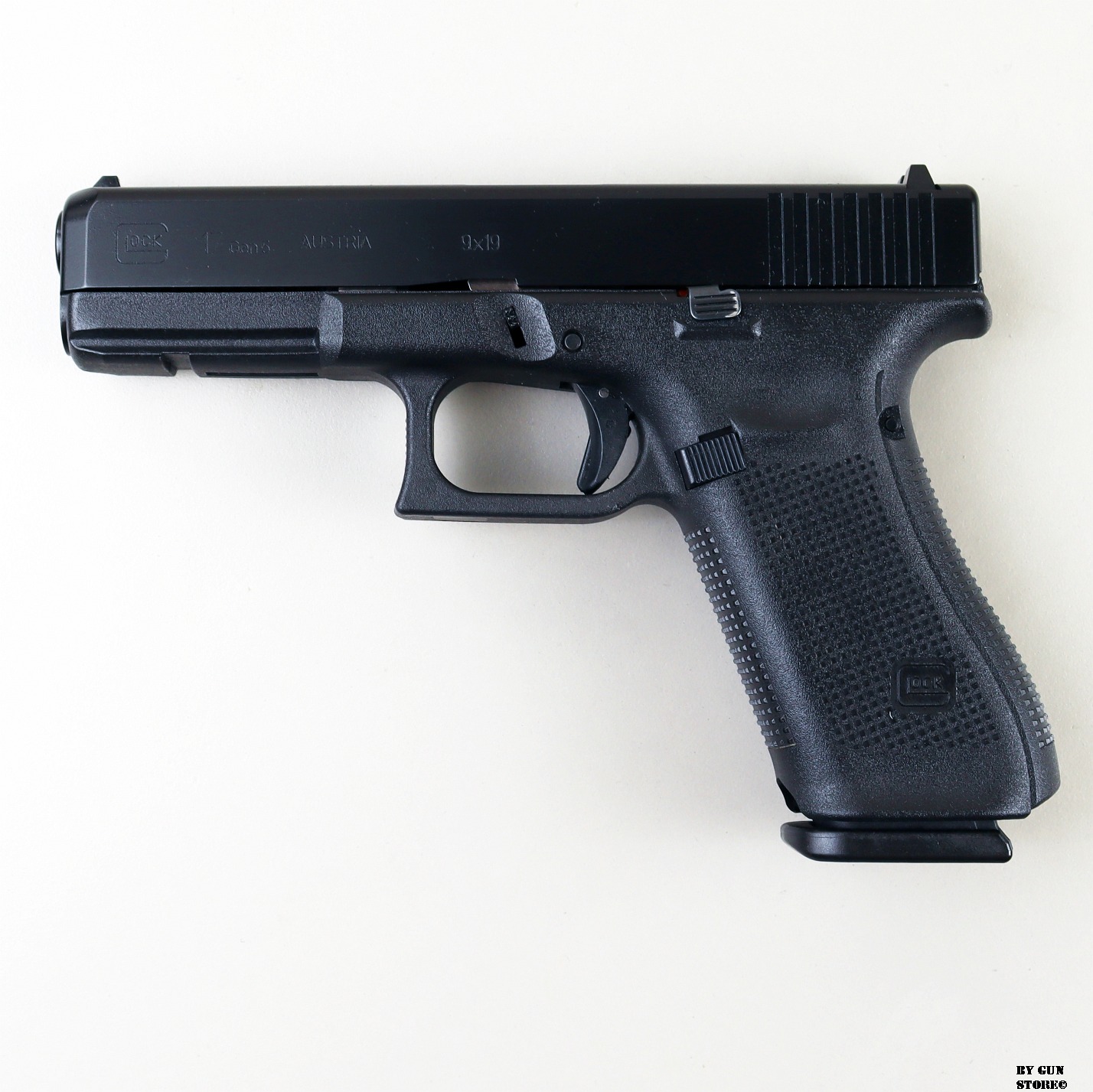 Pistola Glock mod. 17 GEN5 cal. 9x19 matr. BFVL567