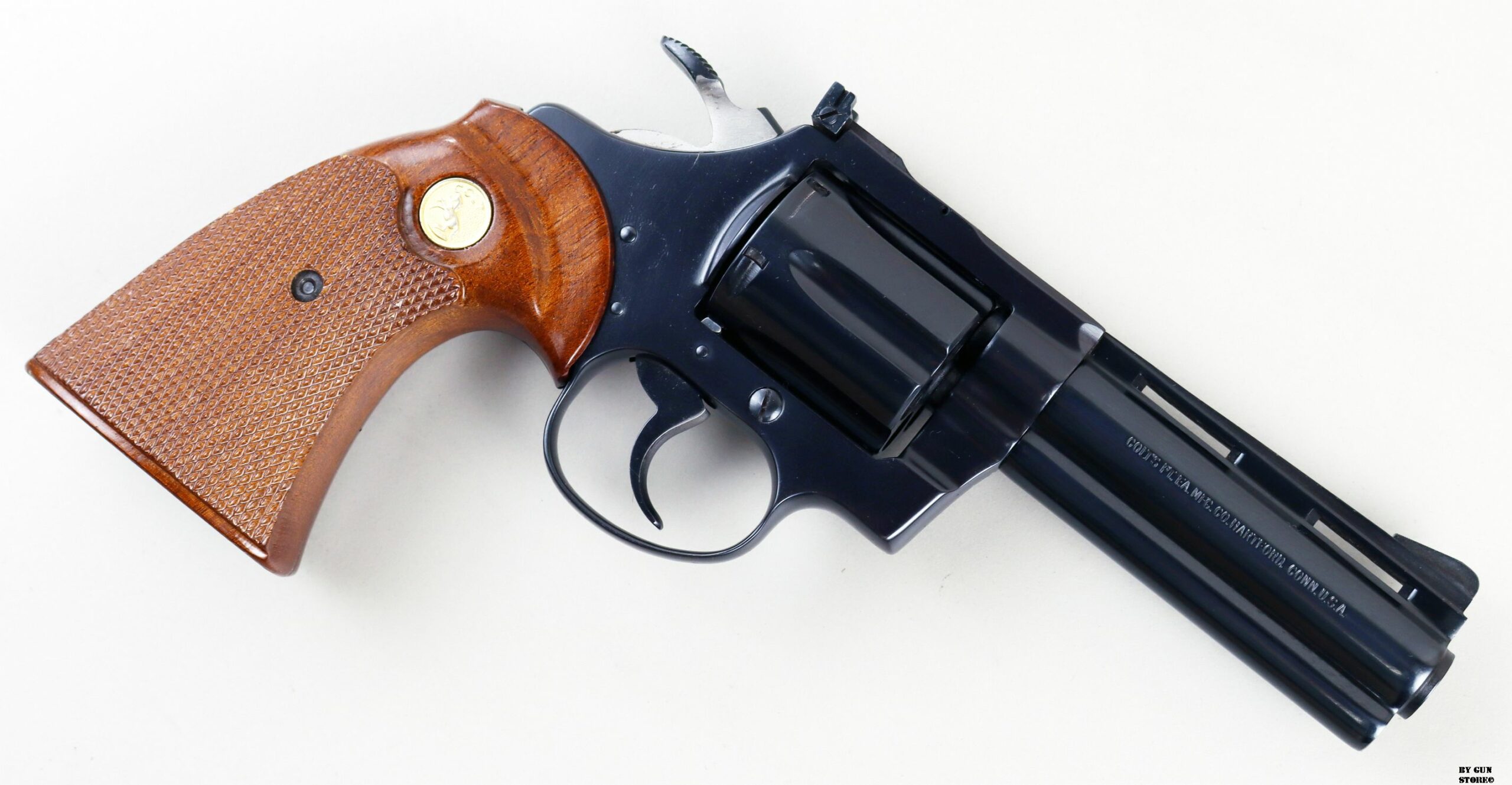 COLT D87092 DIC25 (4)