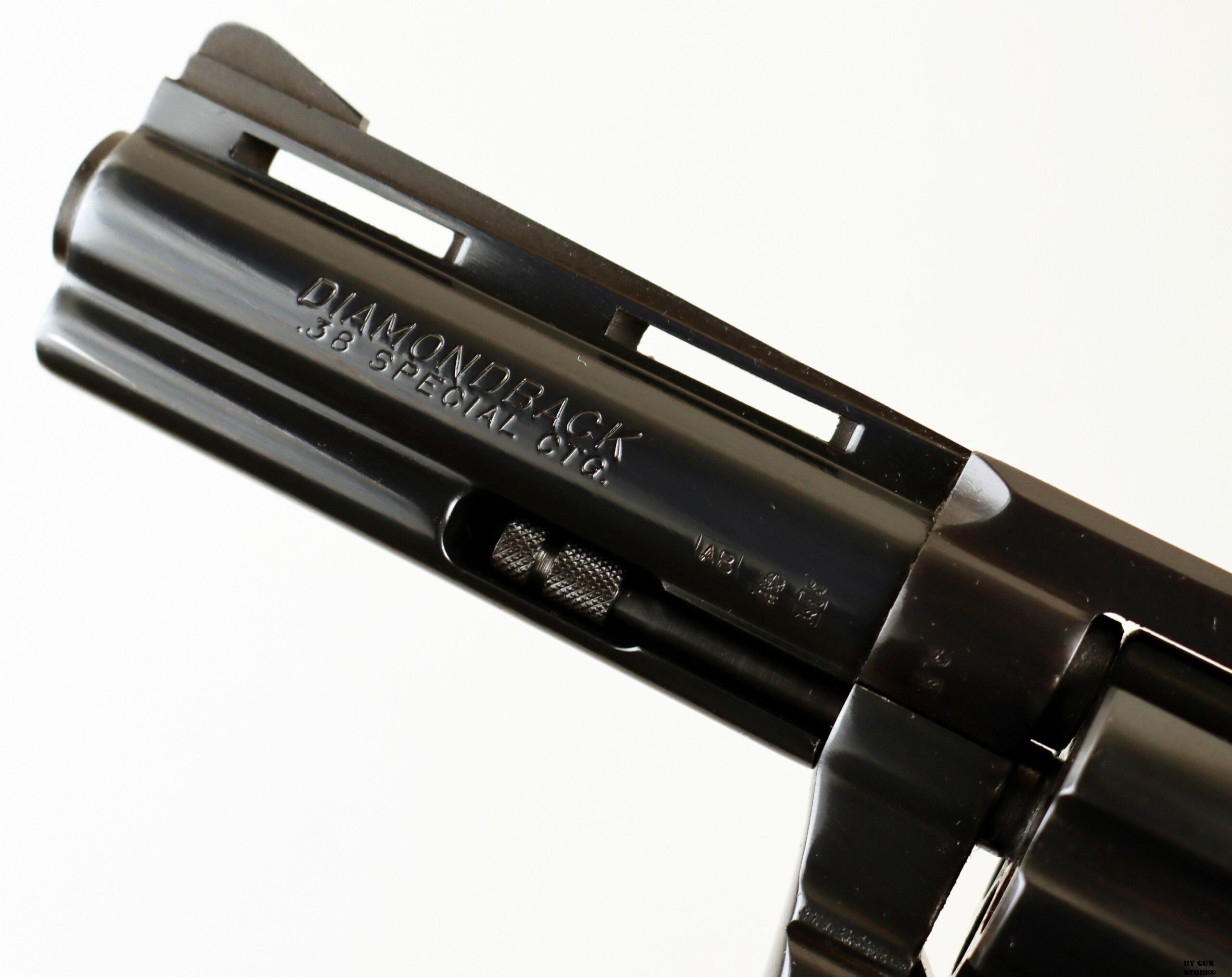 COLT D87092 DIC25 (6)