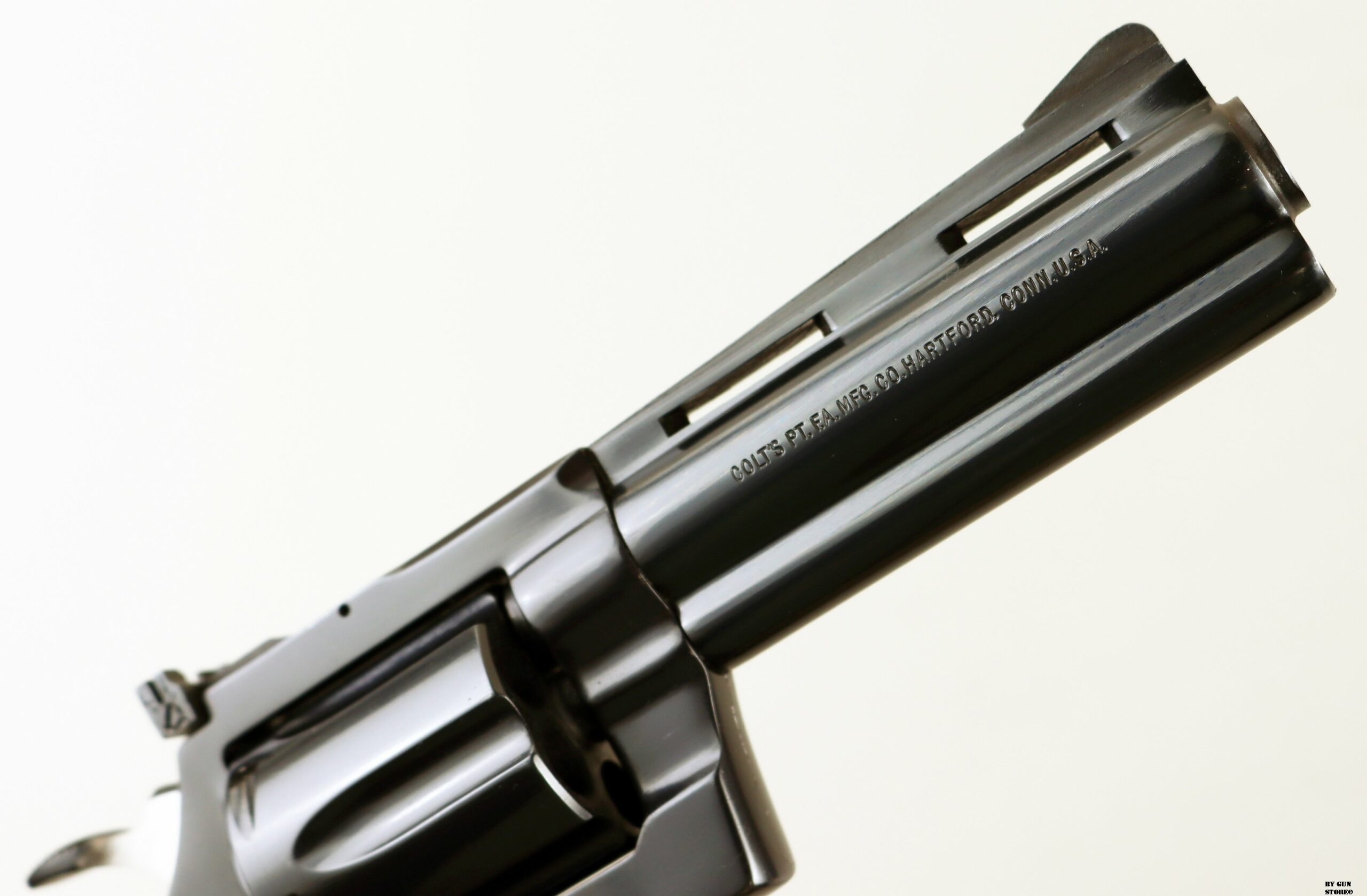 COLT D87092 DIC25 (7)