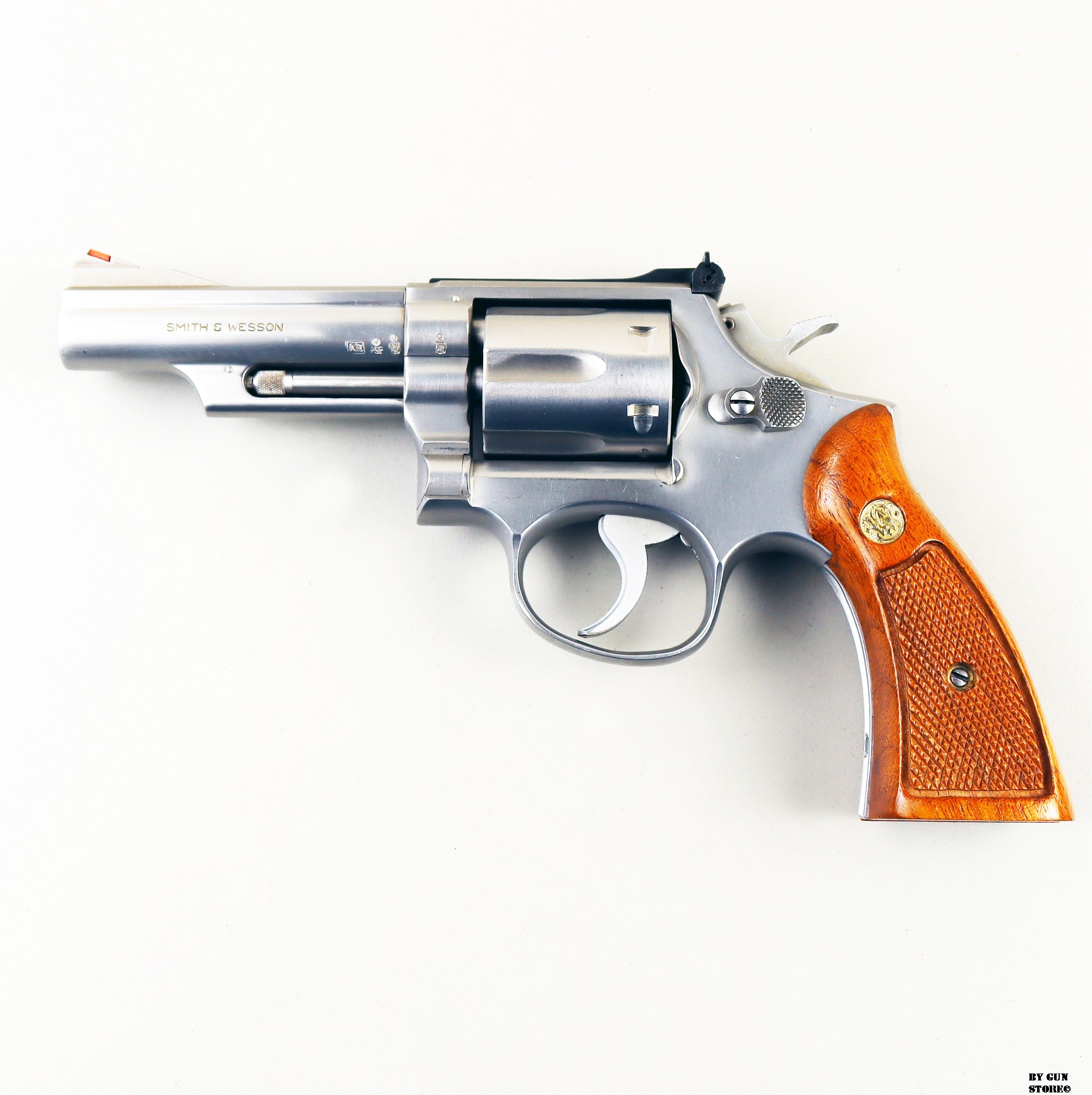Revolver Smith & Wesson mod. 66 cal. 357 Mag. matr. 9K8740