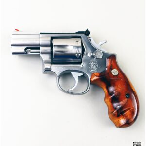 Revolver Smith & Wesson mod. 686-3 cal. 357 mag. matr. BFK3451